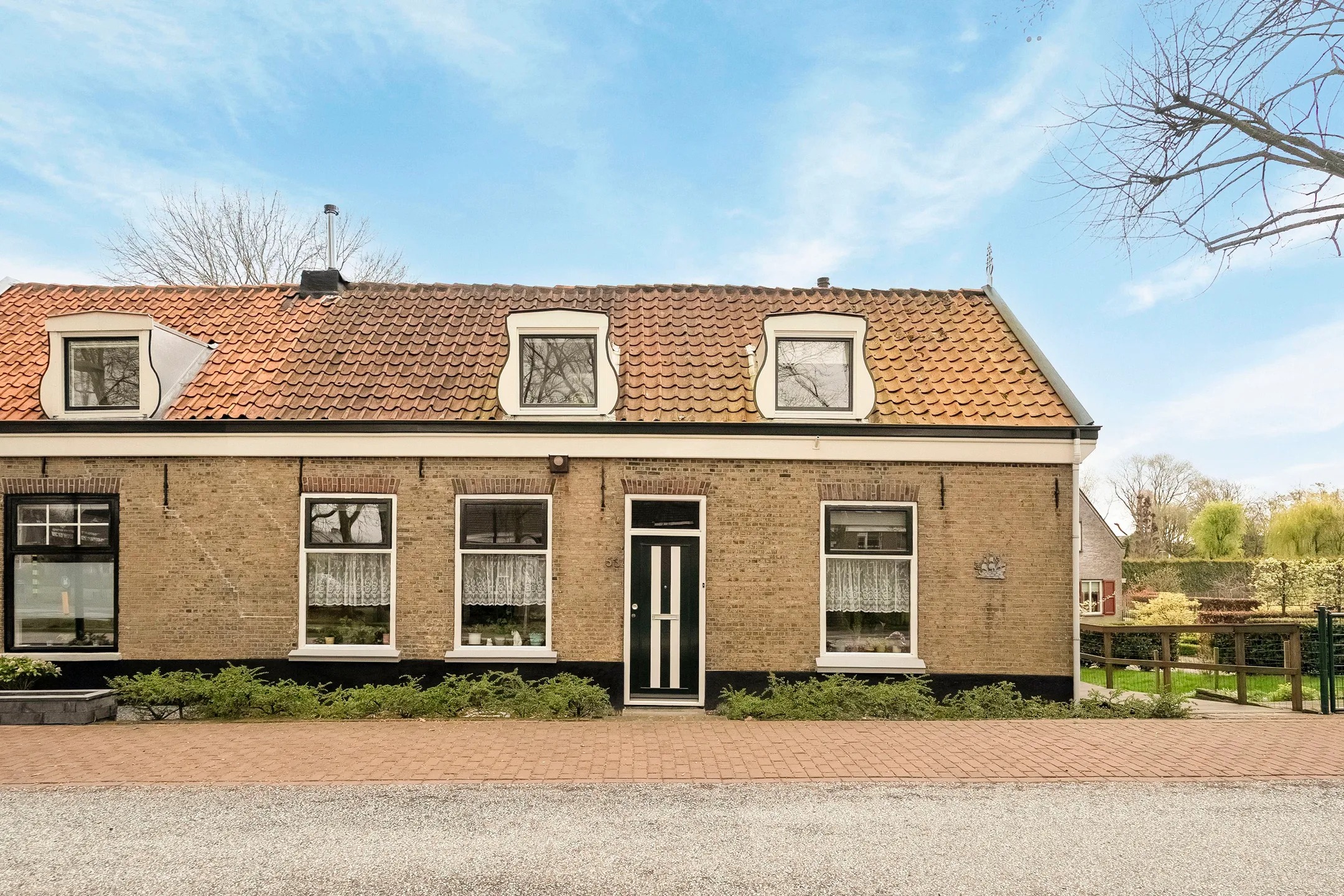 2-onder-1-kapwoning Ziedewijdsedijk 53 in Barendrecht