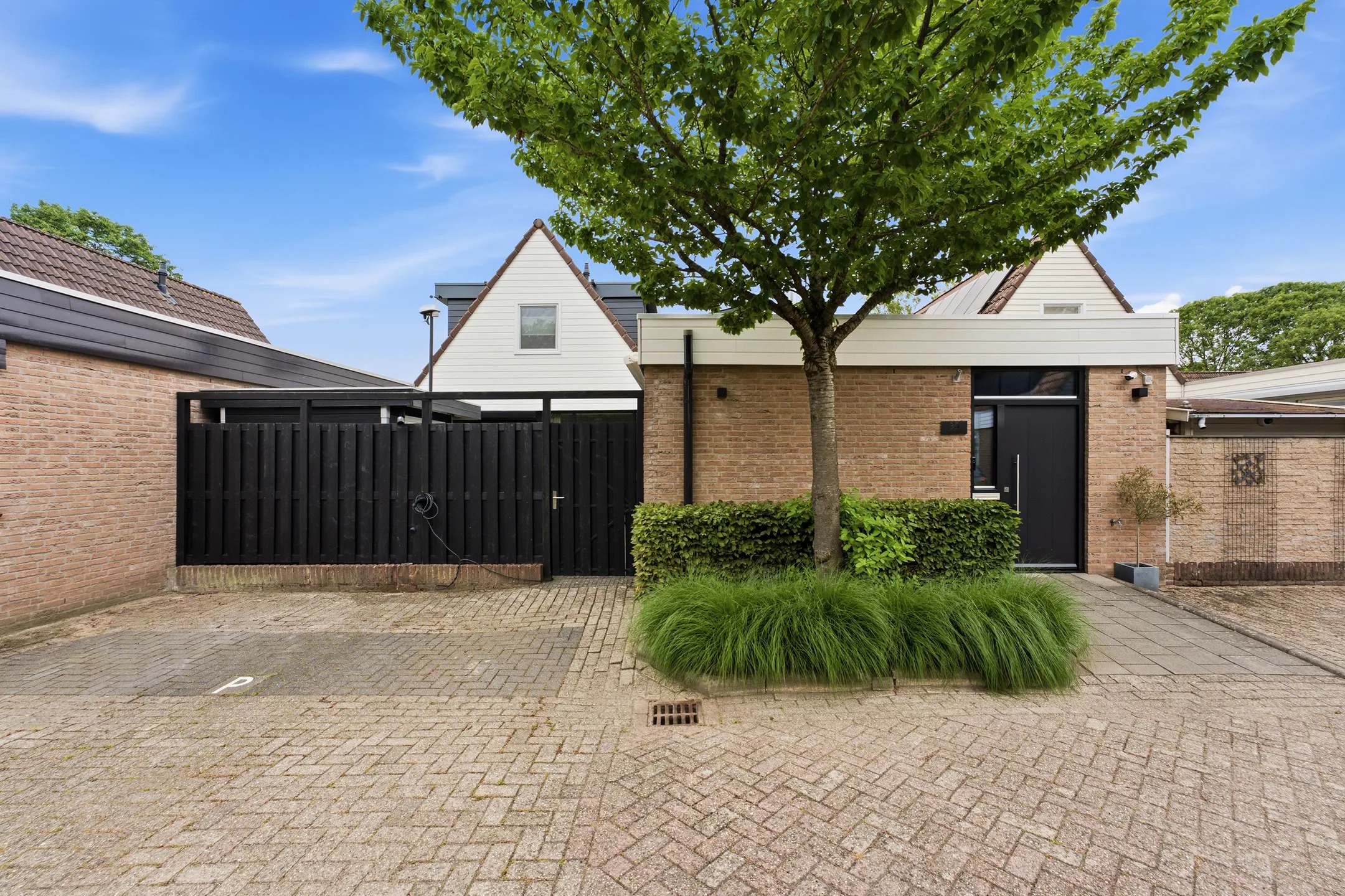 Geschakelde woning De Touwbaan 35 in Hendrik-Ido-Ambacht