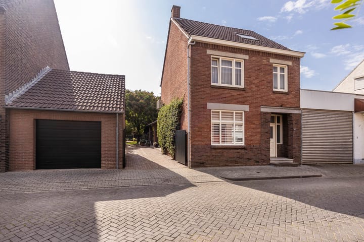 Eengezinswoning, halfvrijstaande woning Past Erckensstraat 21 in Elsloo