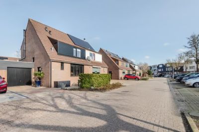 Geschakelde 2-onder-1-kapwoning Peppengouw 206 in Almere