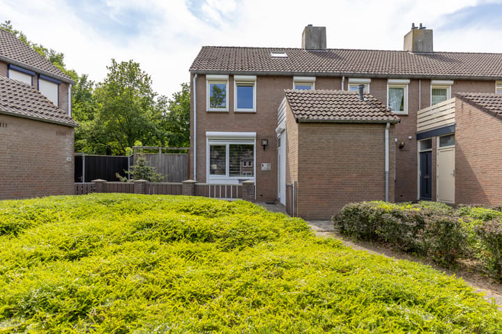 Eengezinswoning, hoekwoning Stinsstraat 21 Heerlen