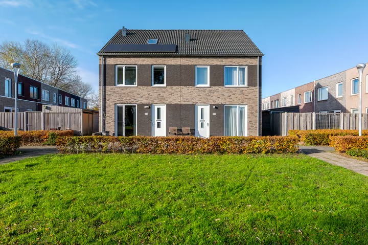 2-onder-1-kapwoning Bosgouw 318 in Almere