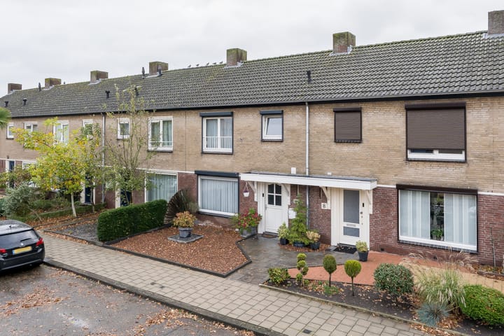 Eengezinswoning, tussenwoning Oogststraat 10 Weert