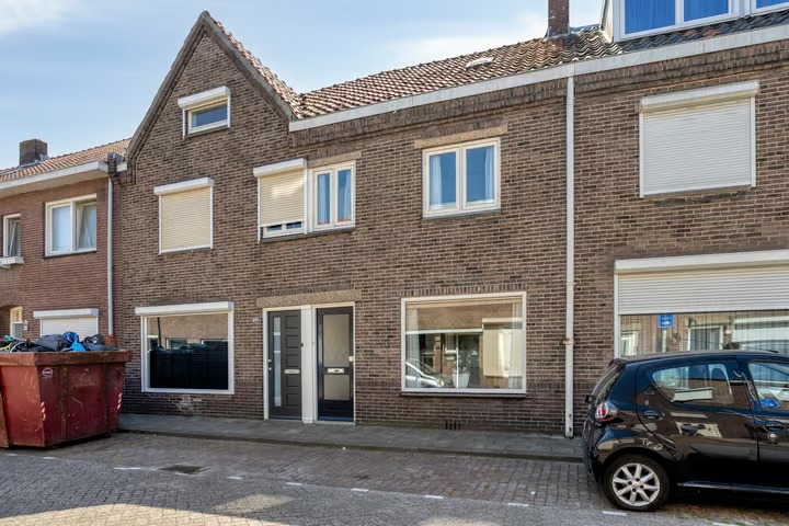 Tussenwoning Van Alkemadestraat 12 in Tilburg