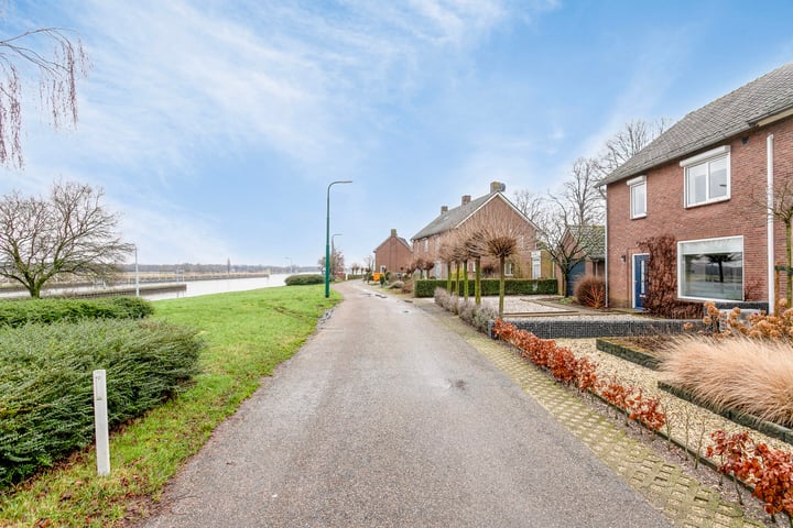 2-onder-1-kapwoning Maasstraat 22 Sambeek