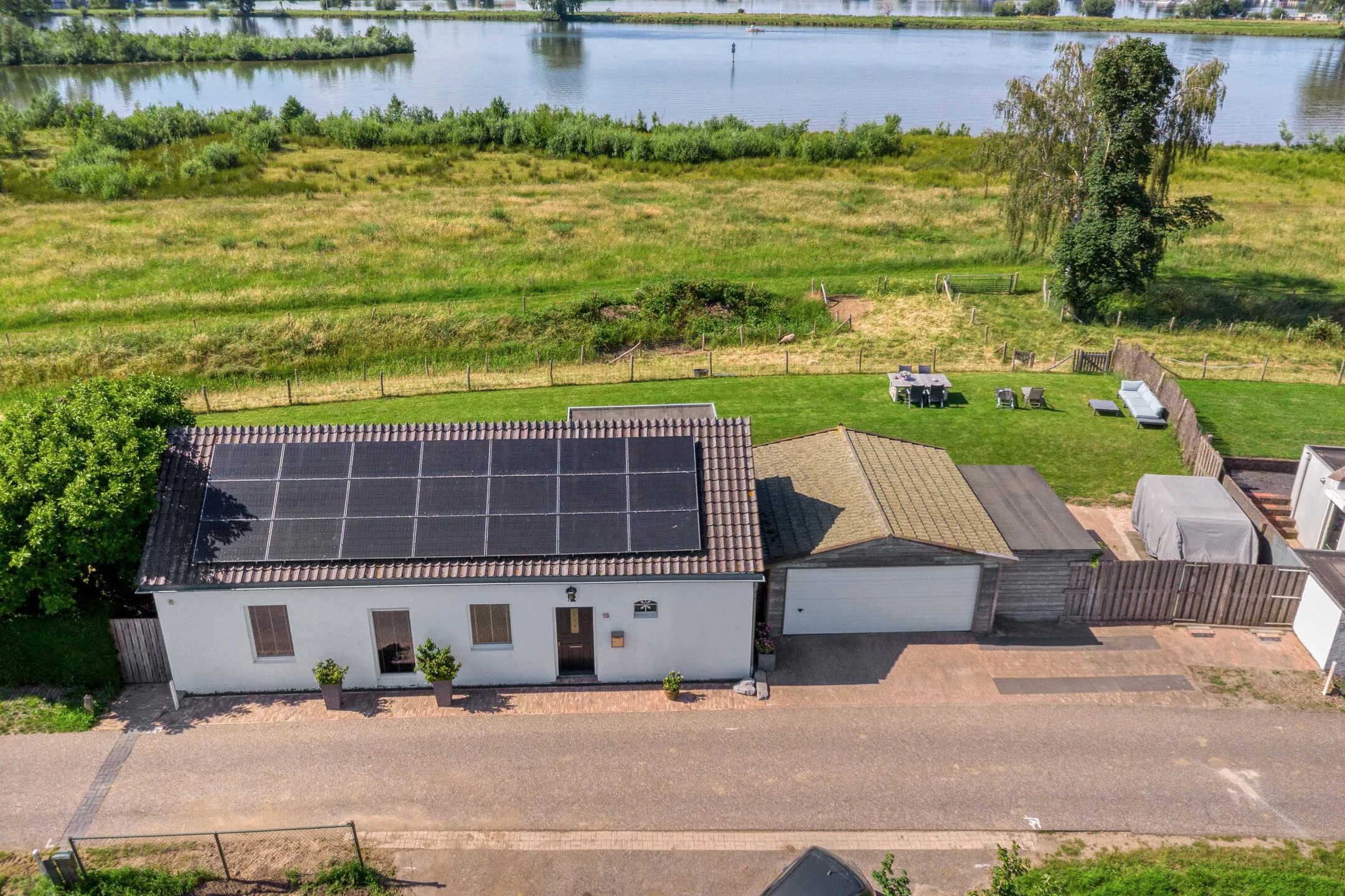 Vrijstaande woning (dijkwoning) Oijense Benedendijk 15 in Oijen