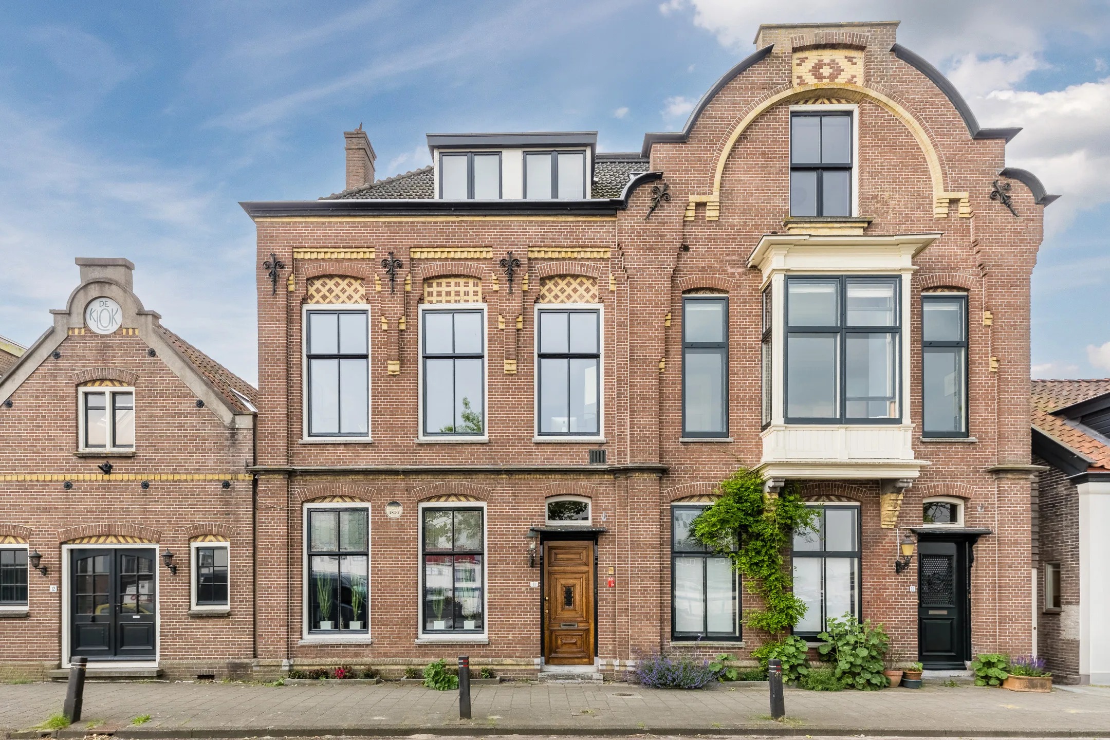 Tussenwoning Zuideinde 11 in Wormerveer