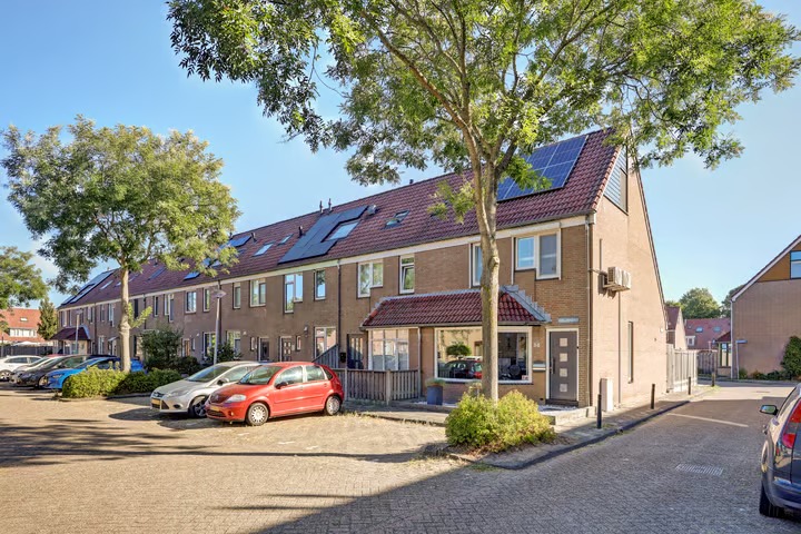 Hoekwoning Kweldergras 35 in Spijkenisse