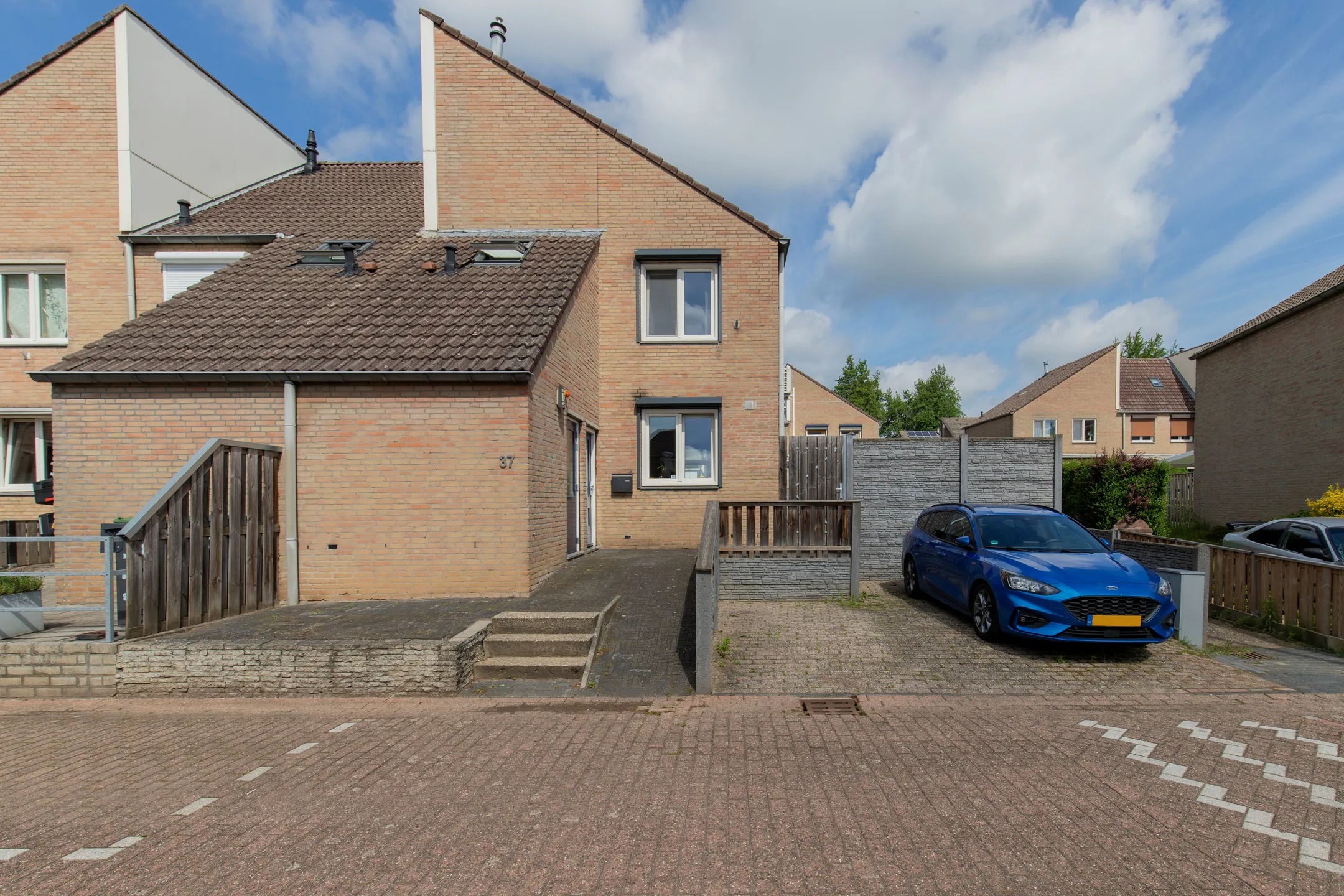 Hoekwoning Jekerstraat 37 in Geleen