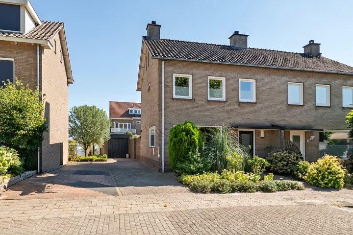 2-onder-1-kapwoning Mr. Tydemanstraat 25 in Tiel