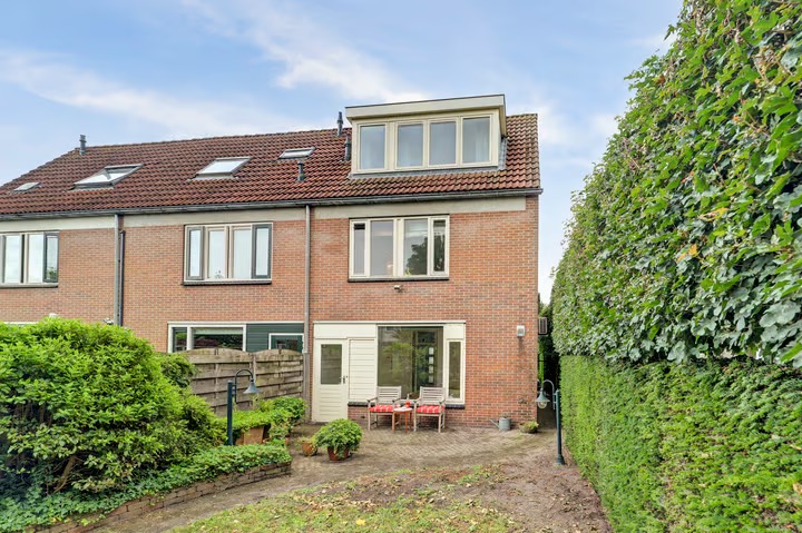 Hoekwoning Oudeveen 186 in Veenendaal