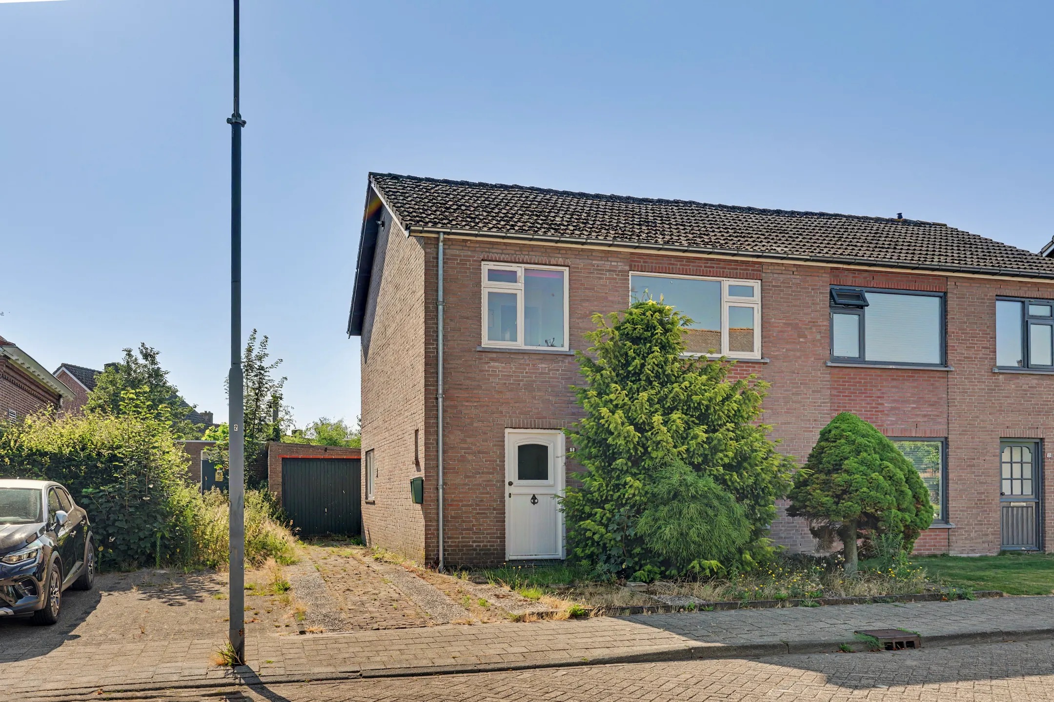 2-onder-1-kapwoning Bernardusstraat 1 in Ulicoten