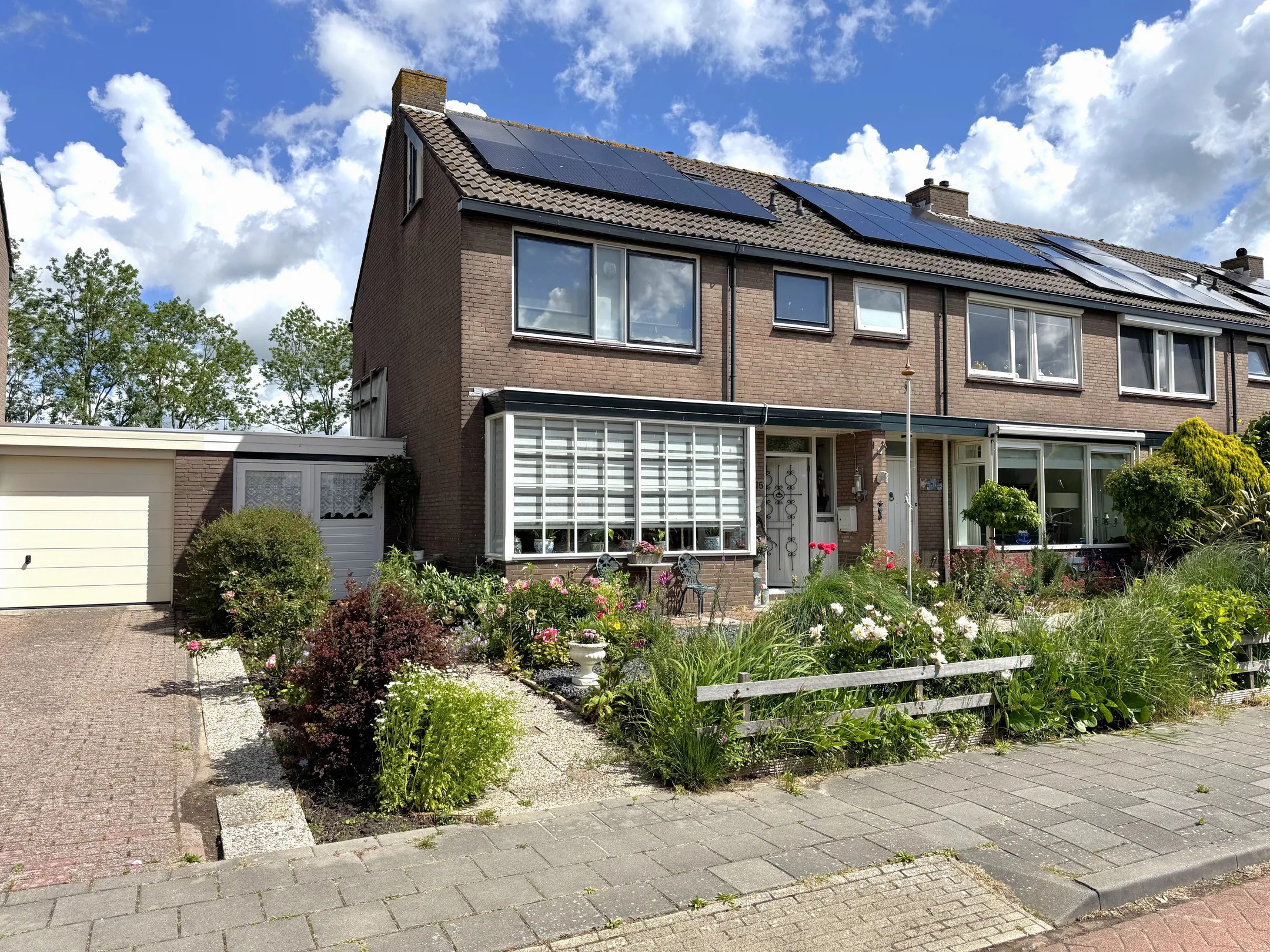 Hoekwoning Kosterijstraat 15 in Ursem