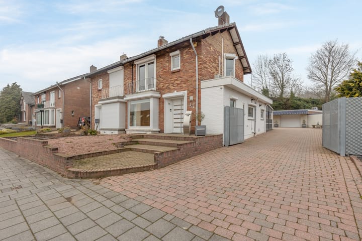 2-onder-1-kapwoning Hompertsweg 4 Landgraaf