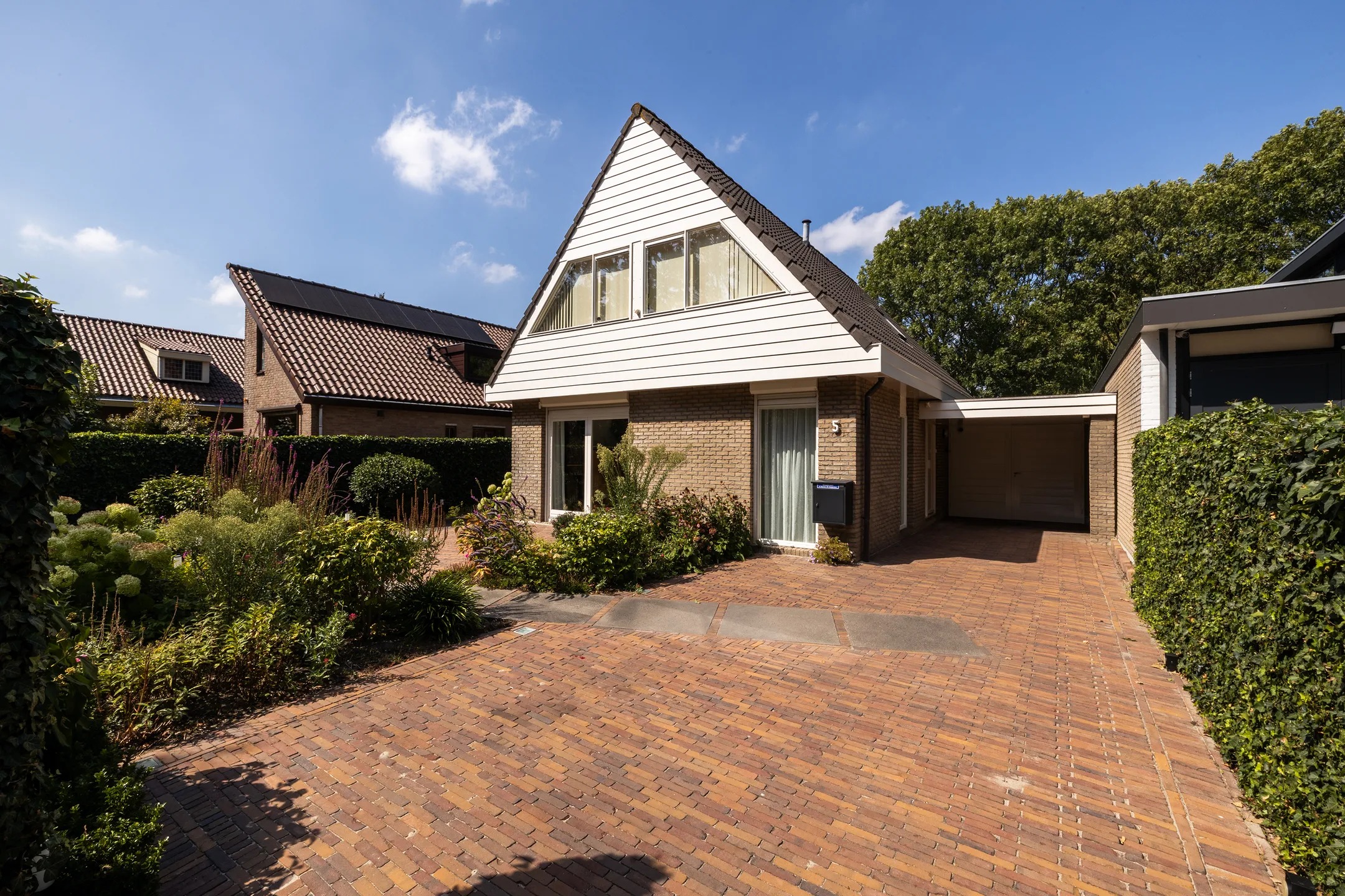 Geschakelde woning Woudveen 5 Wateringen