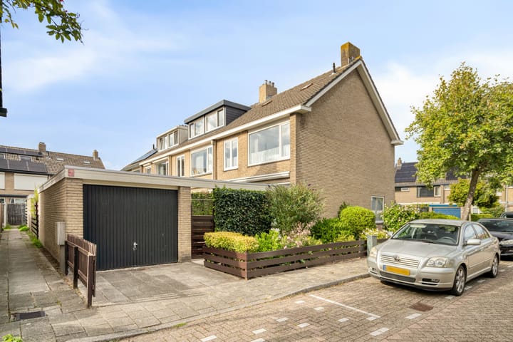 Hoekwoning Lebuïnusstraat 7 in Zoeterwoude