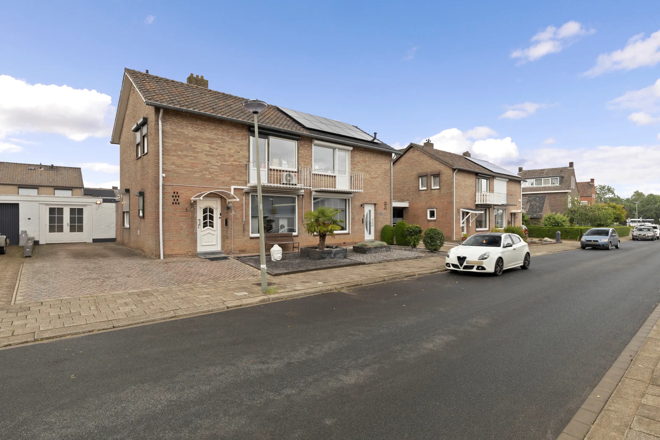 2-onder-1-kapwoning Bartholemeusstraat 8 in Born