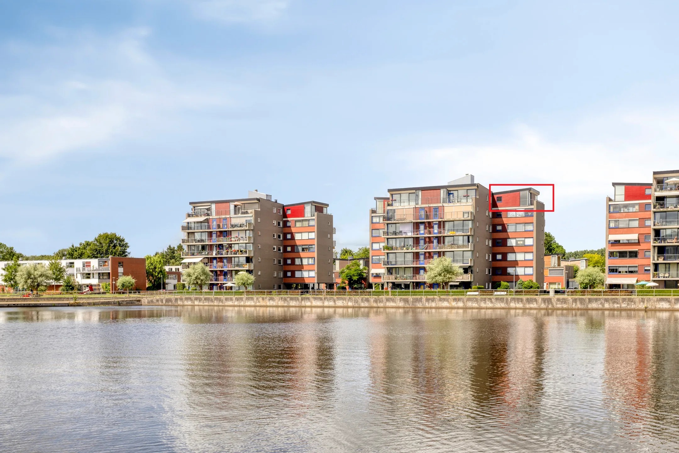 Portiekflat P.J. Noël Bakerstraat 152 in Groningen