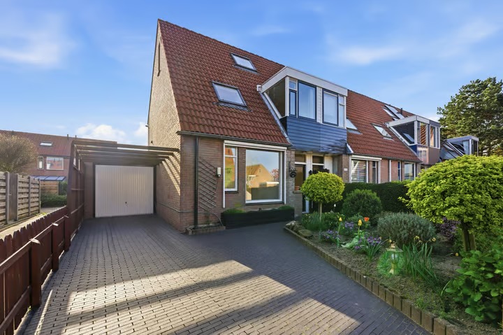 Hoekwoning Koolmees 136 in Ridderkerk