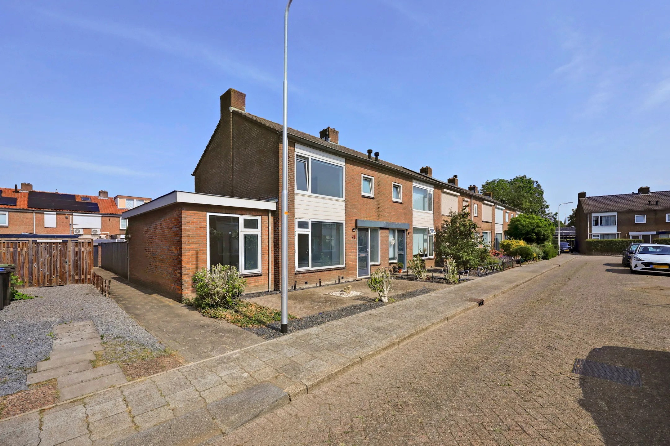 Hoekwoning Nieuwstraat 38 in Hedel