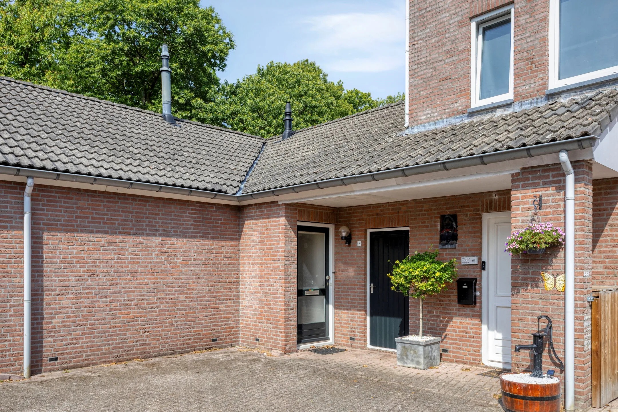 Hoekwoning Kastanjelaan 3 in Mheer