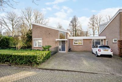 Villa, geschakelde woning Simon de Danserhof 1 in Hoofddorp