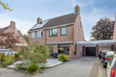 Eengezinswoning, geschakelde 2-onder-1-kapwoning Remise 13 in Marknesse