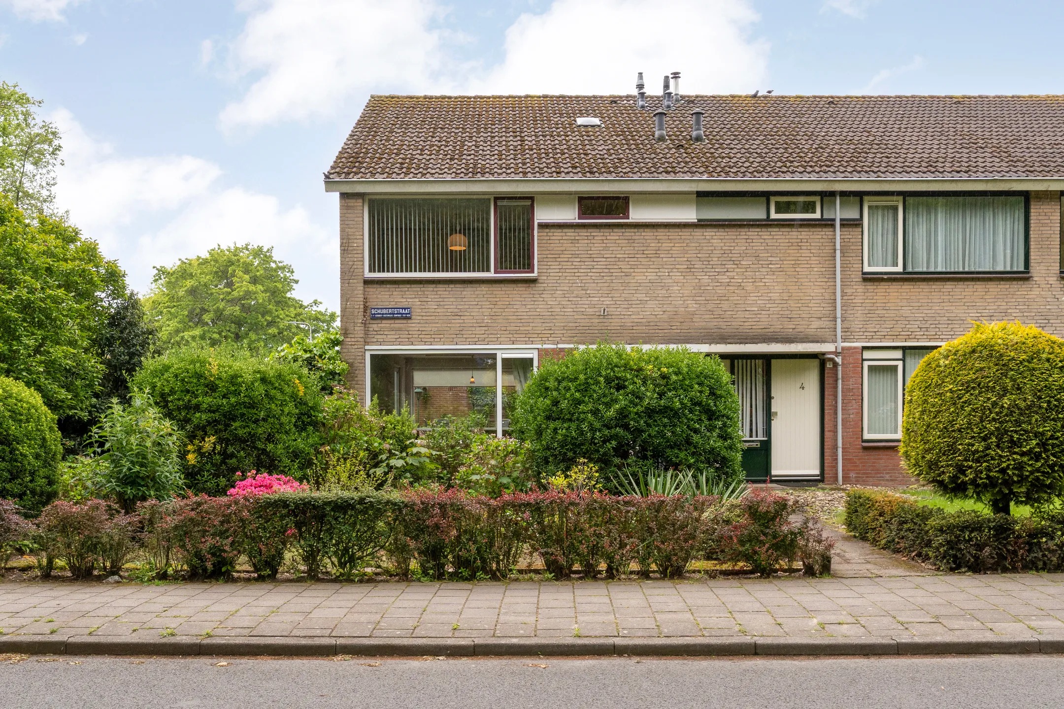 Hoekwoning Schubertstraat 2 in Almelo