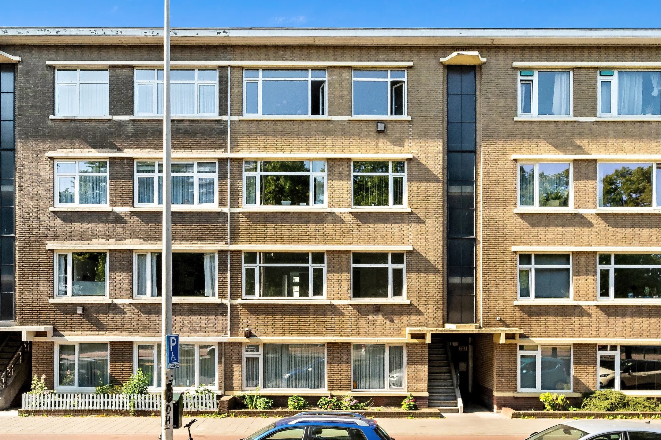 Portiekflat Troelstrakade 725 in Den Haag