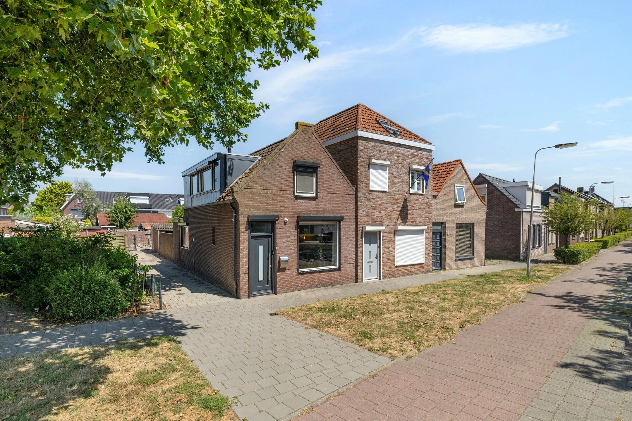 Hoekwoning Molenweg 3 in Steenbergen