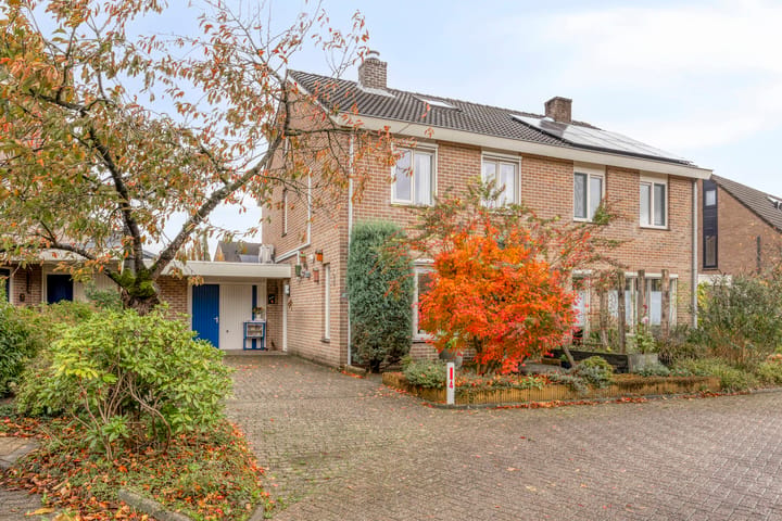 Eengezinswoning, 2-onder-1-kapwoning Esdoornhof 4 in Malden