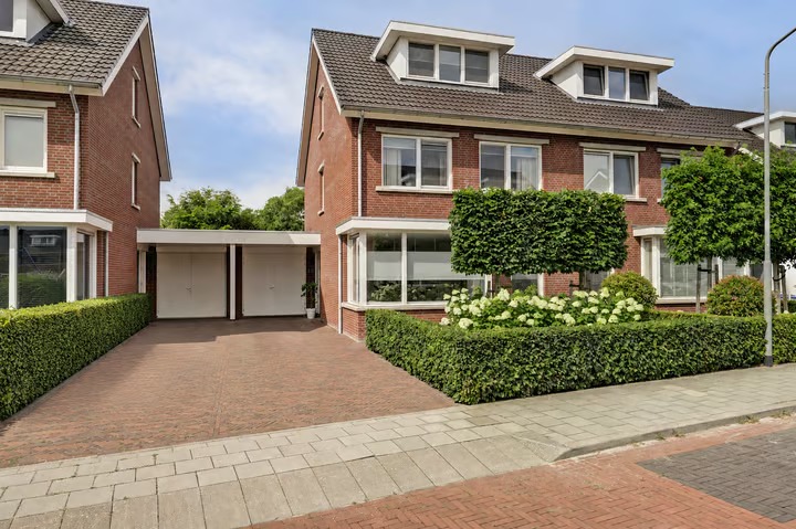 2-onder-1-kapwoning Dorskarstraat 19 in Made