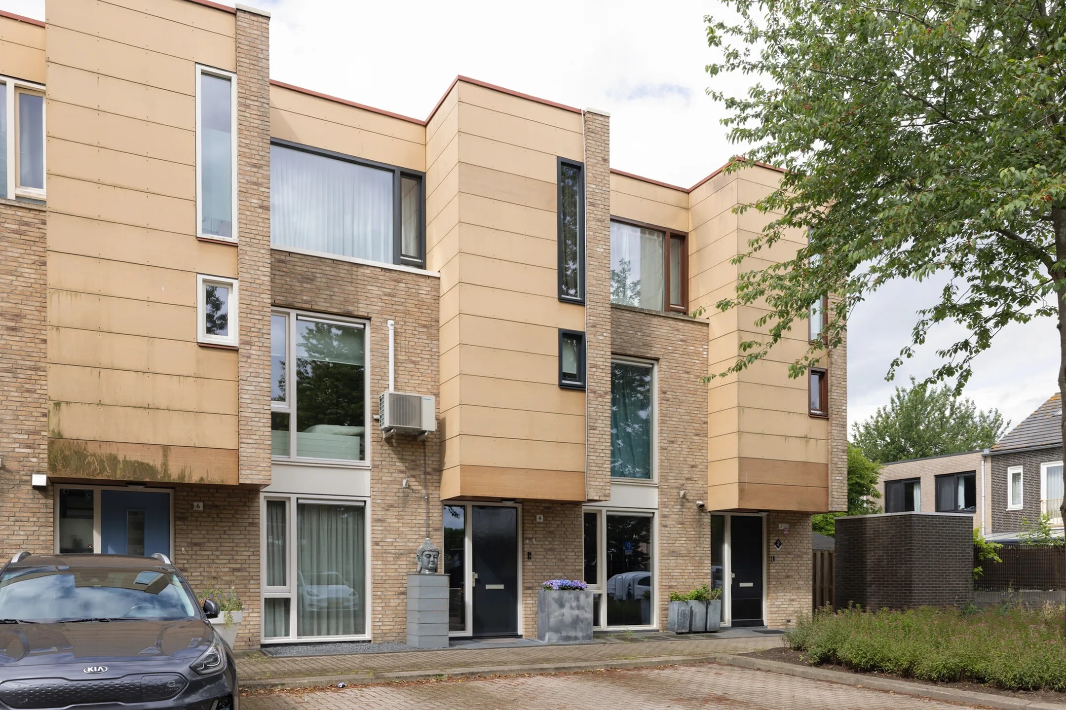 Tussenwoning Brommy en Tommystraat 4 in Almere