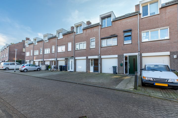 Tussenwoning (drive-in woning) Zeskant 209 Heerlen