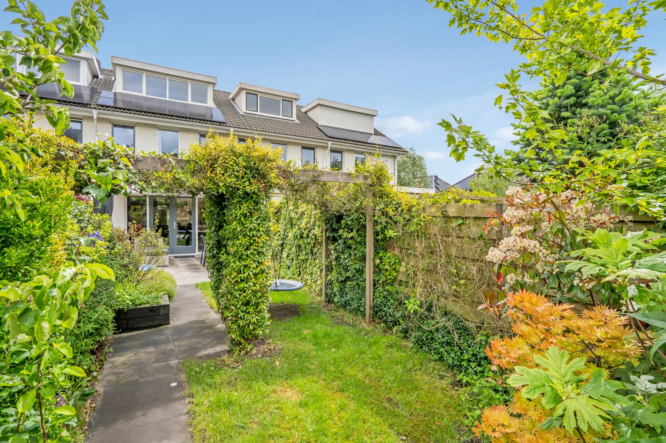 Tussenwoning Roeibaan 38 in Den Haag