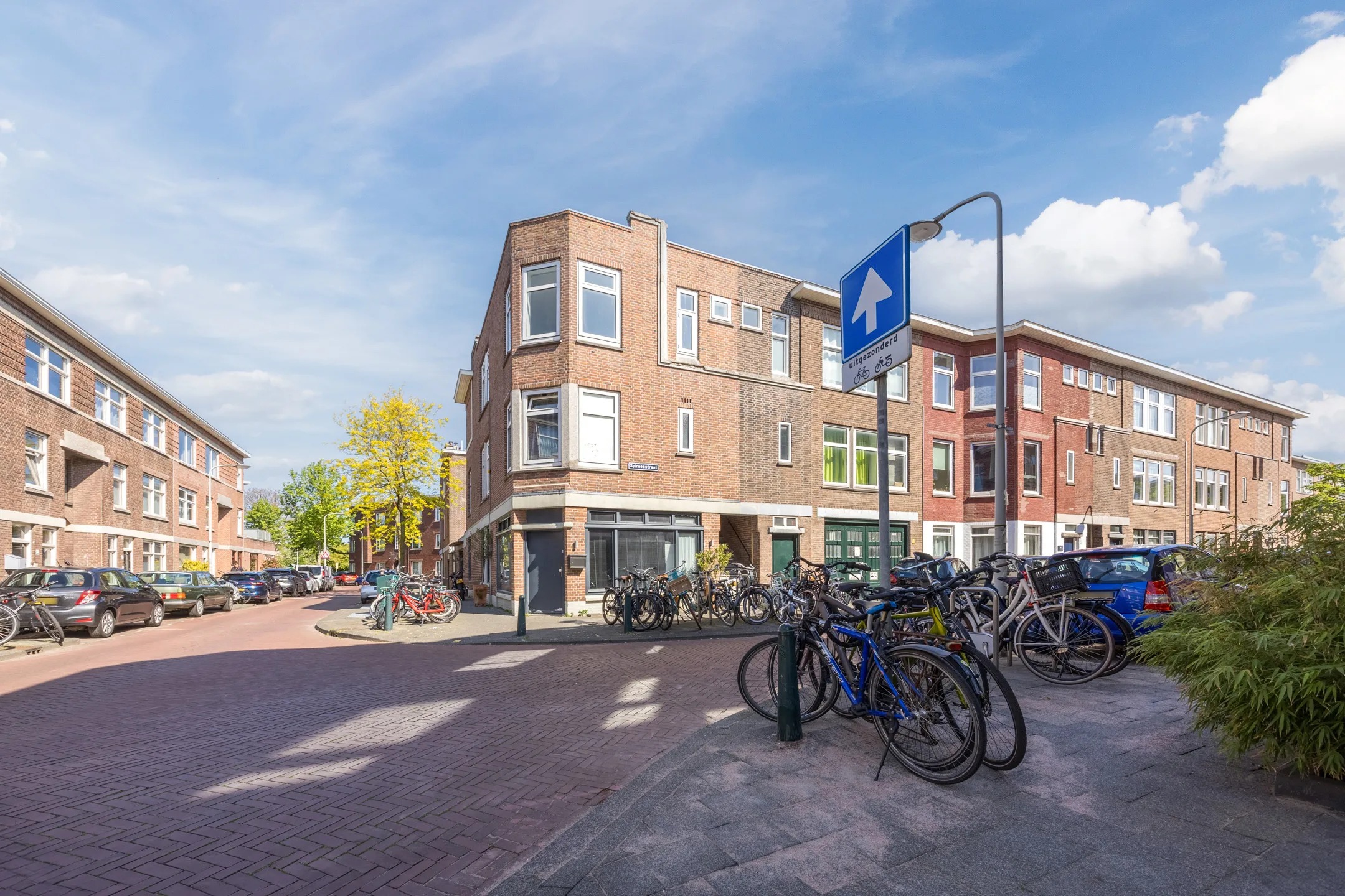 Portiekflat Spiraeastraat 103 in Den Haag