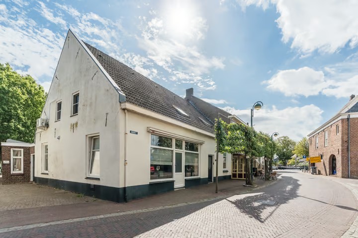 Geschakelde woning Markt 24 in Budel
