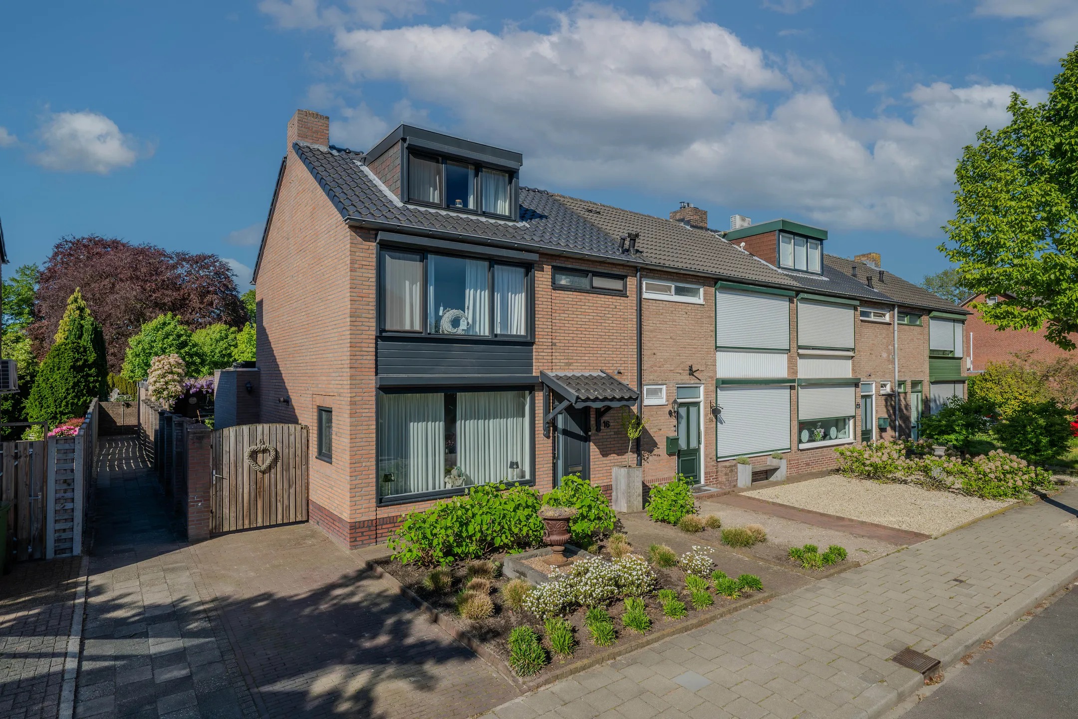 Hoekwoning Beukenstraat 16 in Tegelen