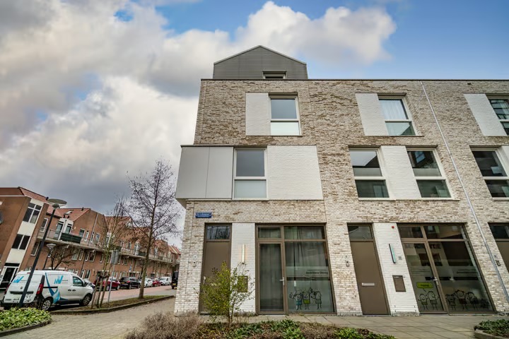 Beneden + bovenwoning Arubapad 1 Leiden
