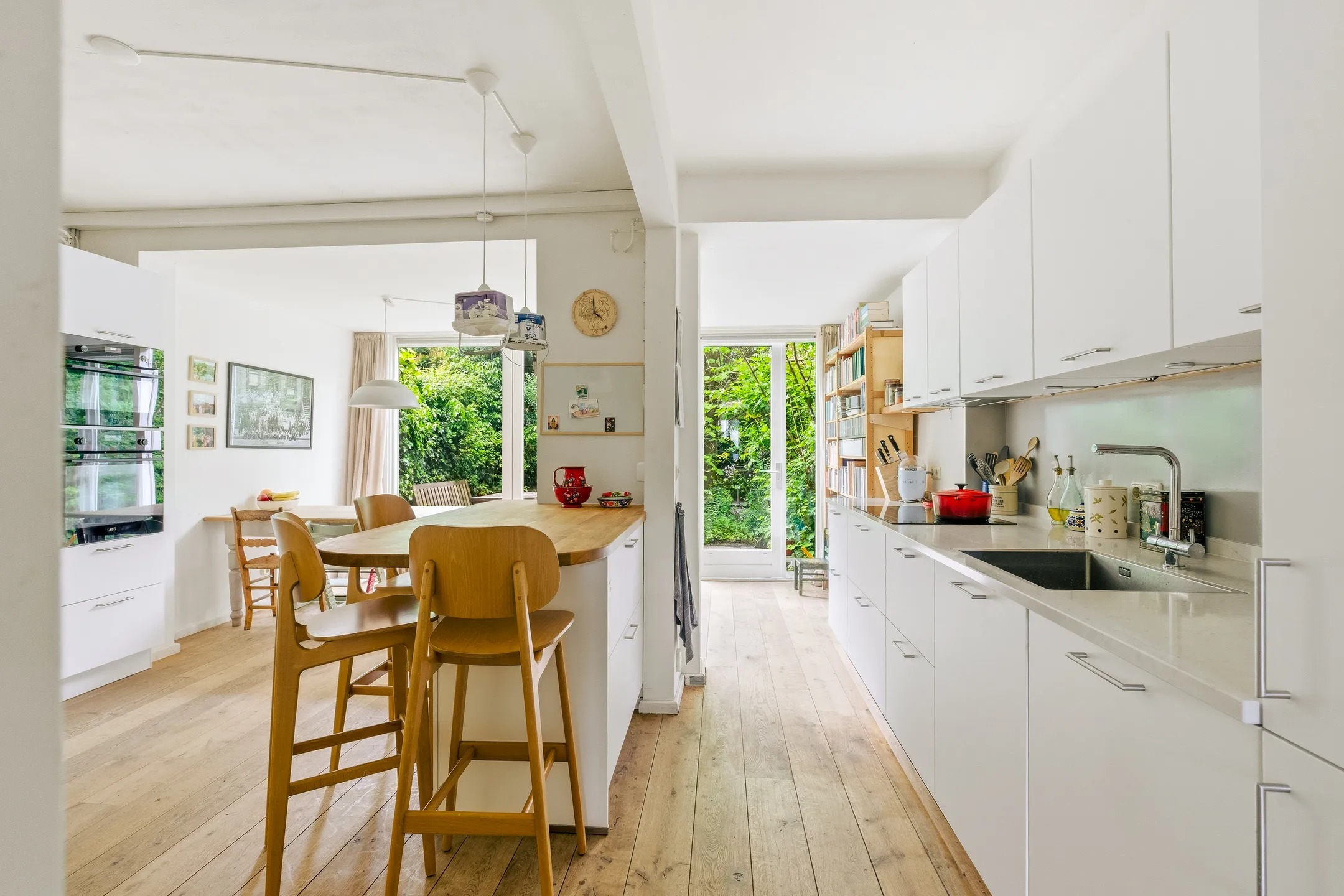 Beneden + bovenwoning Mezenstraat 40 in Amsterdam