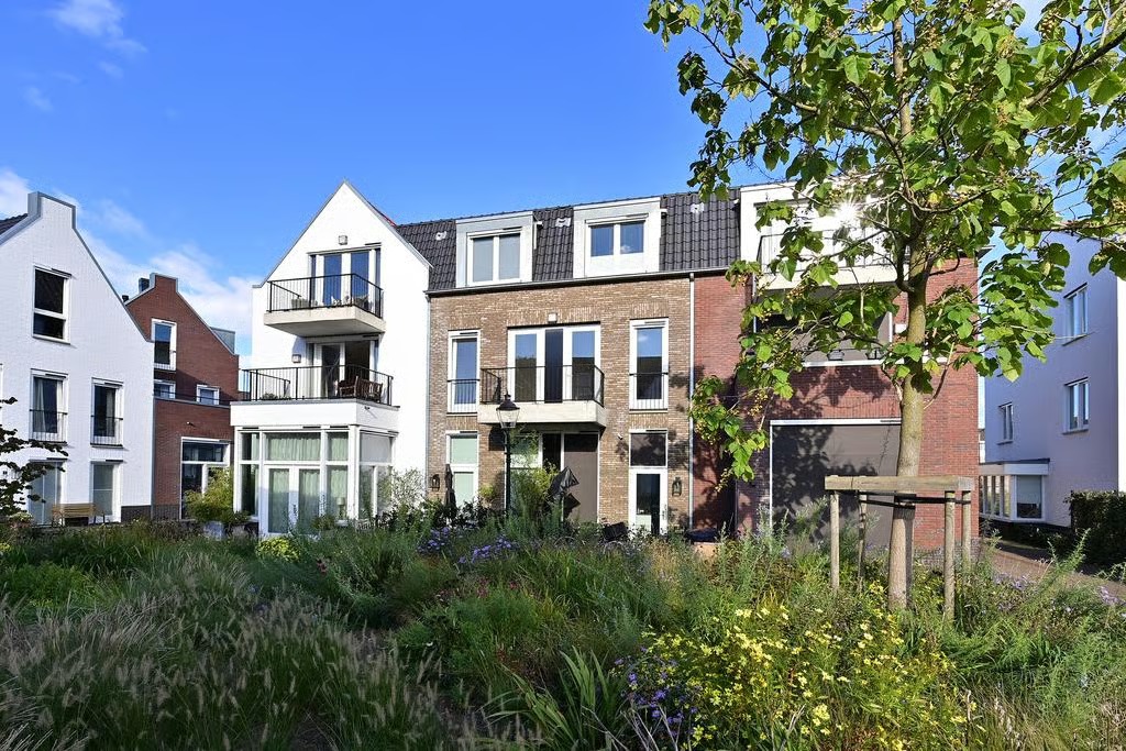 Portiekflat Keucheniusstraat 8 a in Huizen