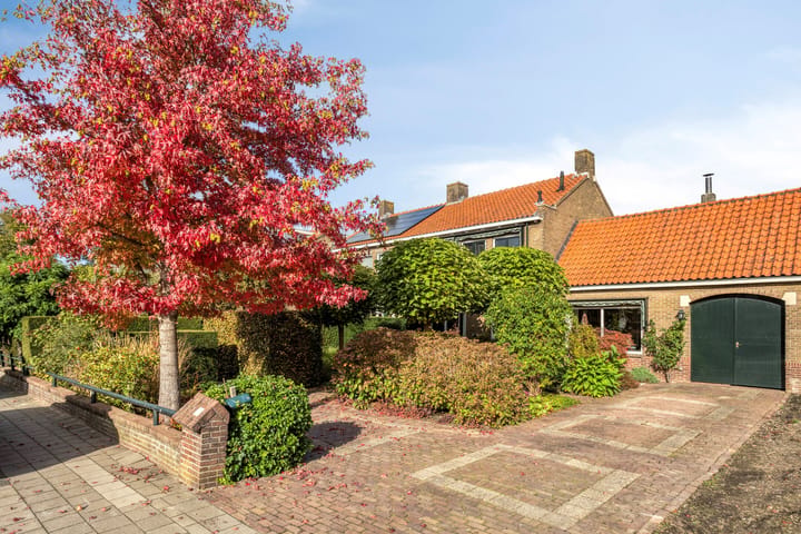 Eengezinswoning, 2-onder-1-kapwoning Hoge Rijndijk 21 in Zoeterwoude