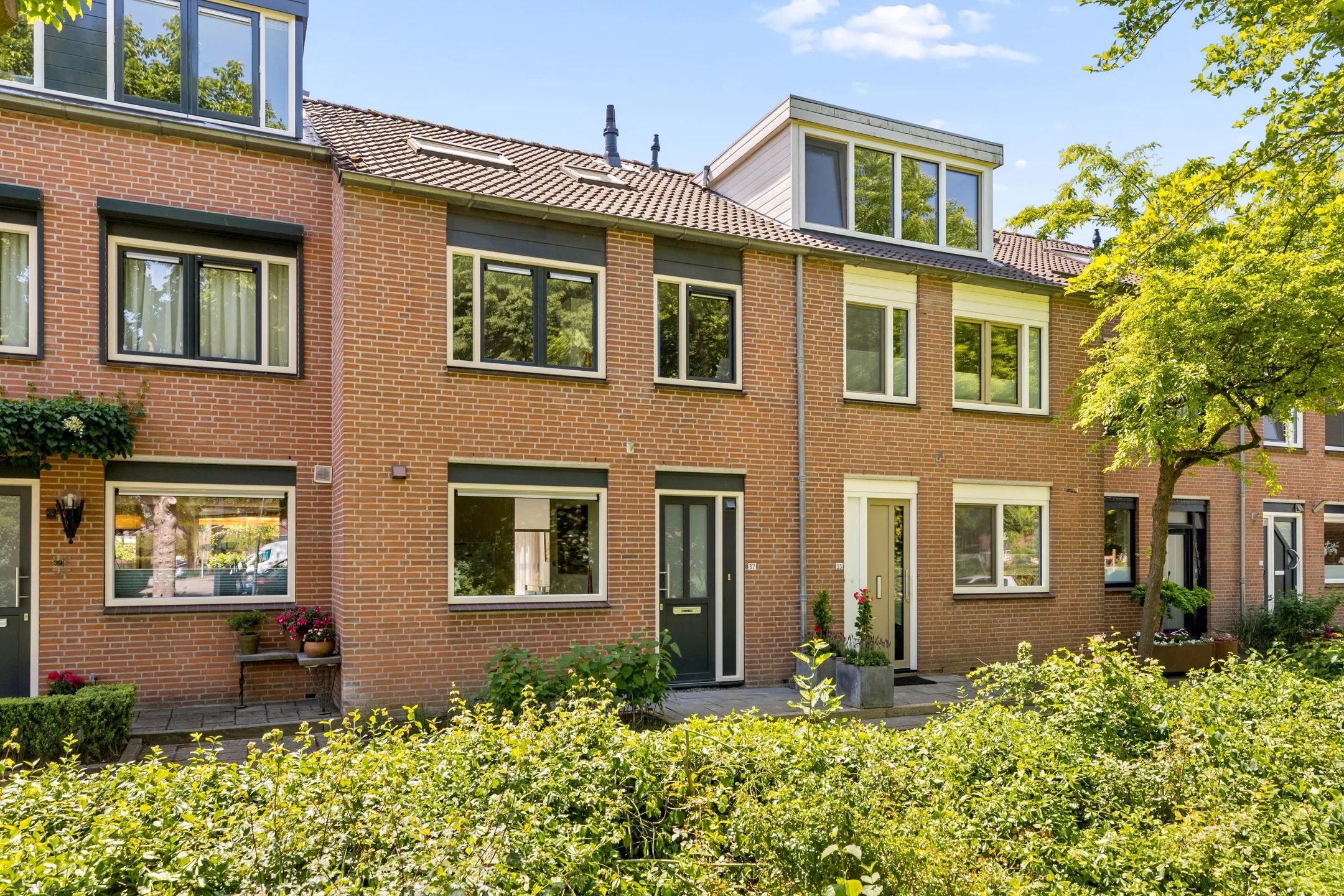 Tussenwoning Dovenetelhof 37 in Houten