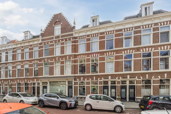 Benedenwoning Obrechtstraat 390 in Den Haag