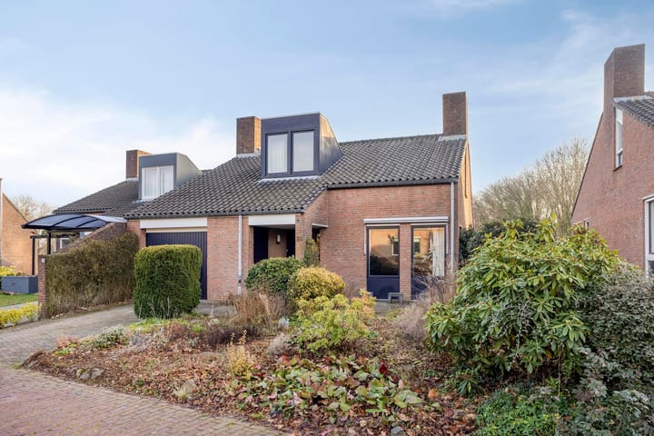 Geschakelde 2-onder-1-kapwoning Mariamunster 53 in Berg en Terblijt