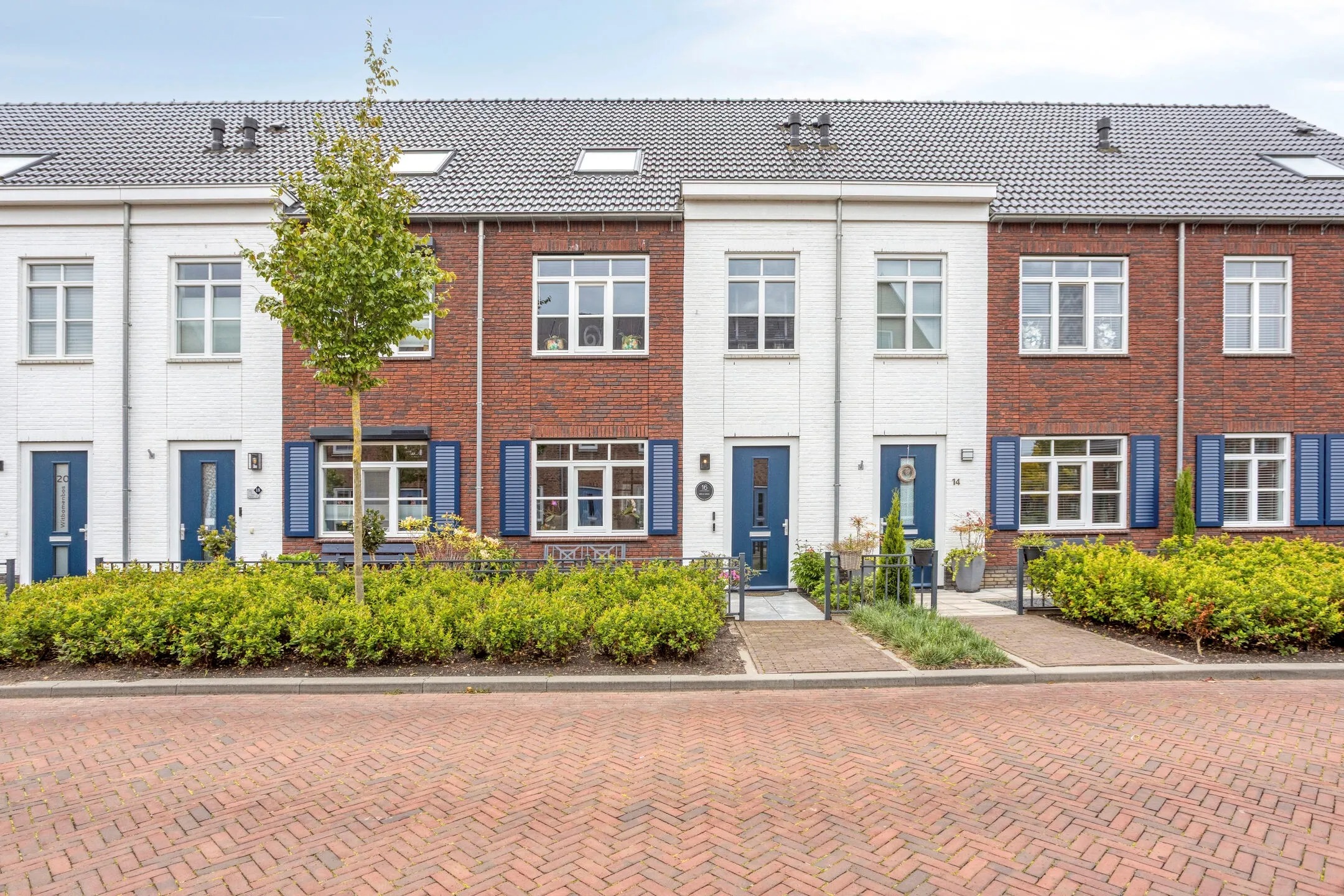 Tussenwoning Witbomenbos 16 in Meteren