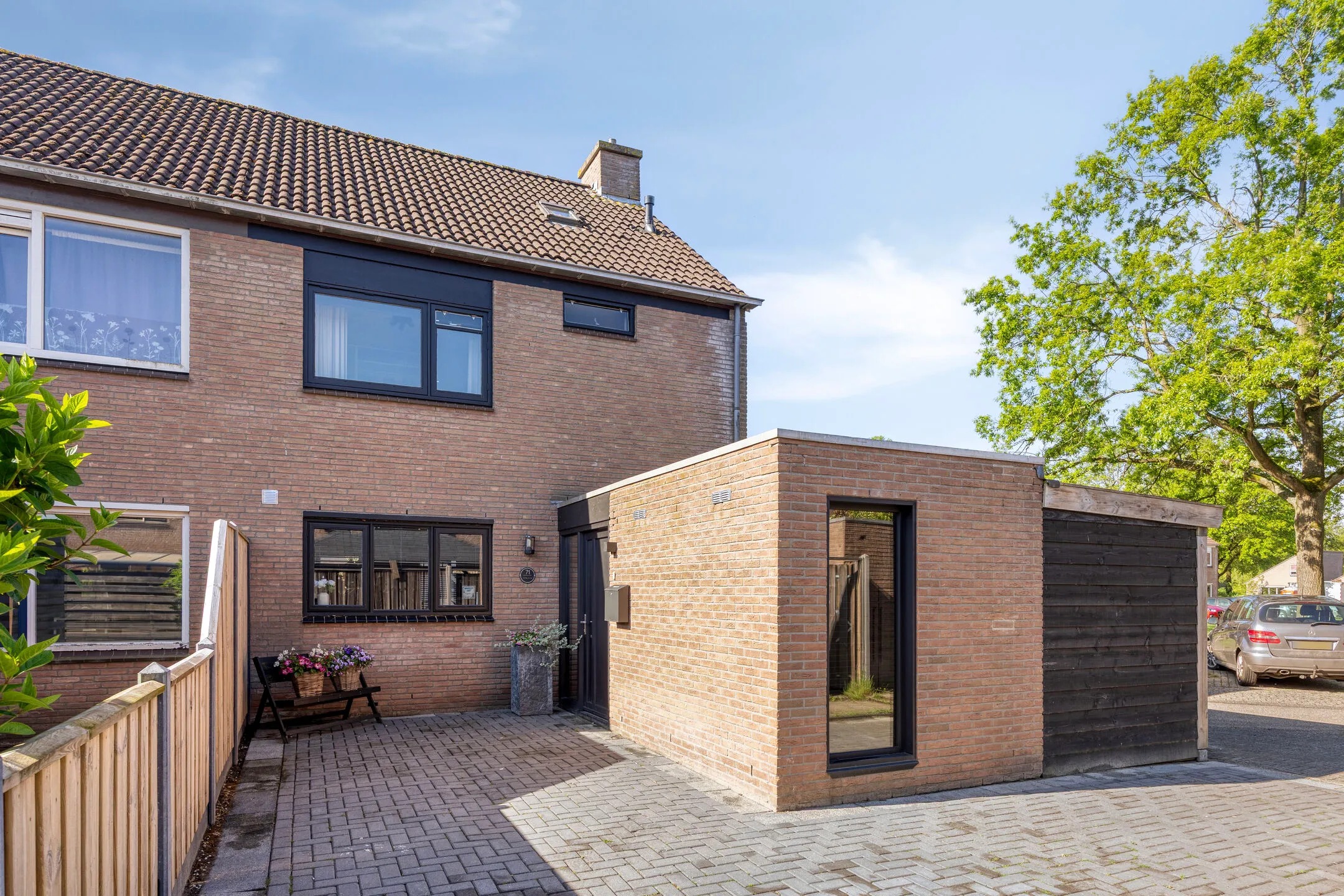 Hoekwoning Slechtvalk 71 in Emmen