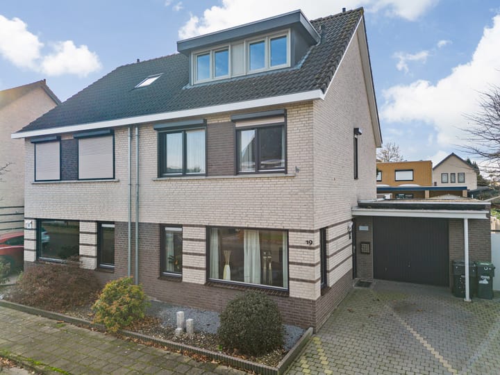 2-onder-1-kapwoning Havikskruid 19 in Elsloo