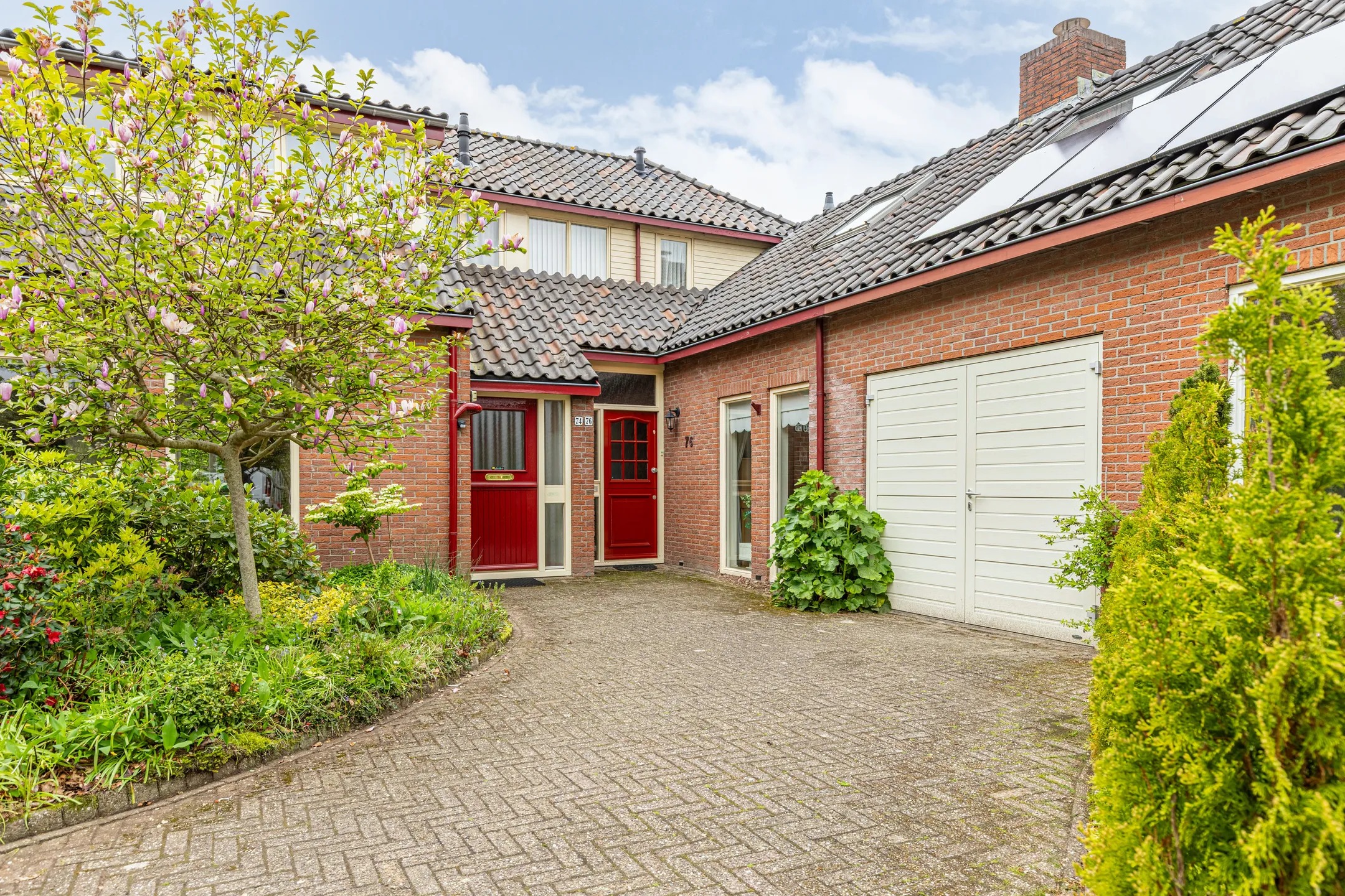 Geschakelde woning Burgemeester van Waninglaan 76 in Leek