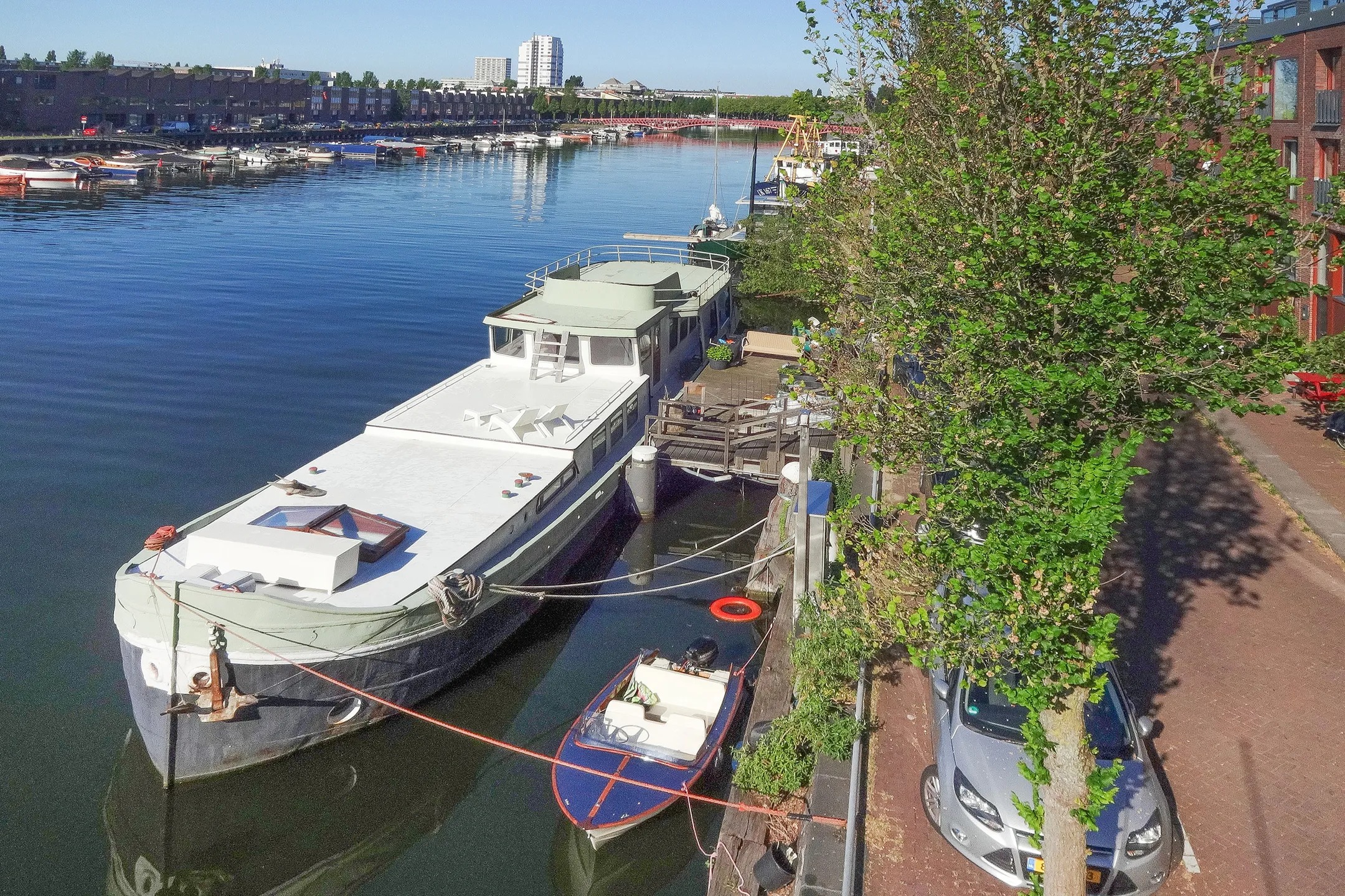 Vrijstaande woning (waterwoning) Panamakade 9 in Amsterdam